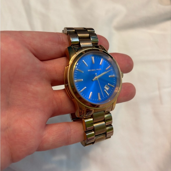 Michael Kors Watch - Picture 3 of 4